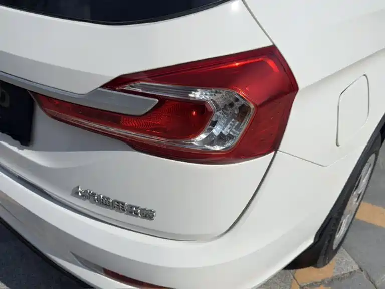 Baojun 310W — миниатюра 5