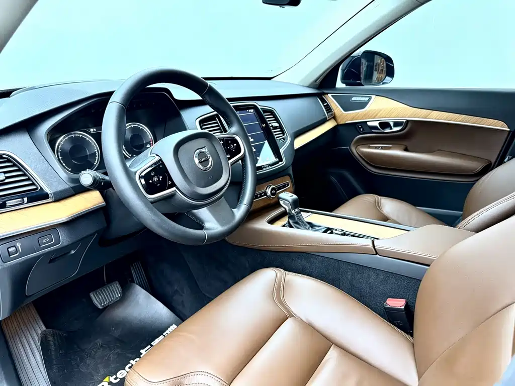 Volvo XC90 — миниатюра 12