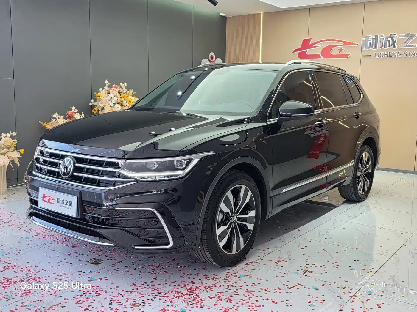 途观L 2025款 出众款 330TSI 自动两驱R-Line龙耀版 2025