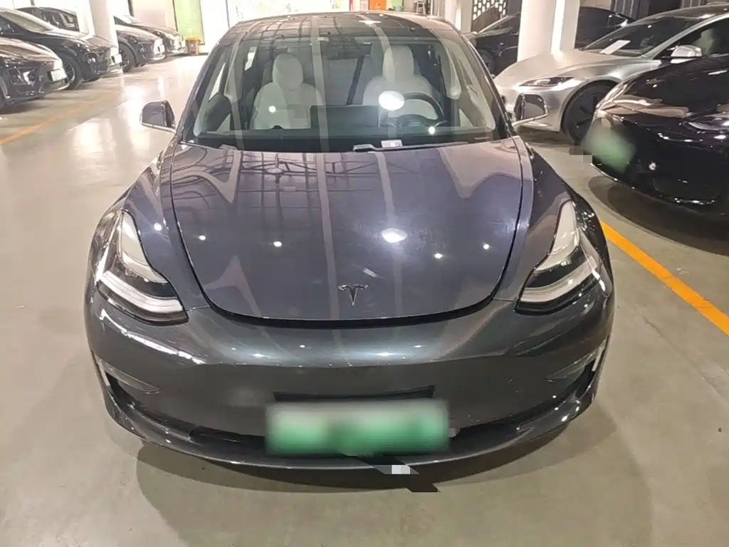 Tesla Model 3 — миниатюра 3