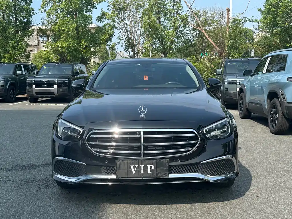 Mercedes-Benz E-Class — миниатюра 2