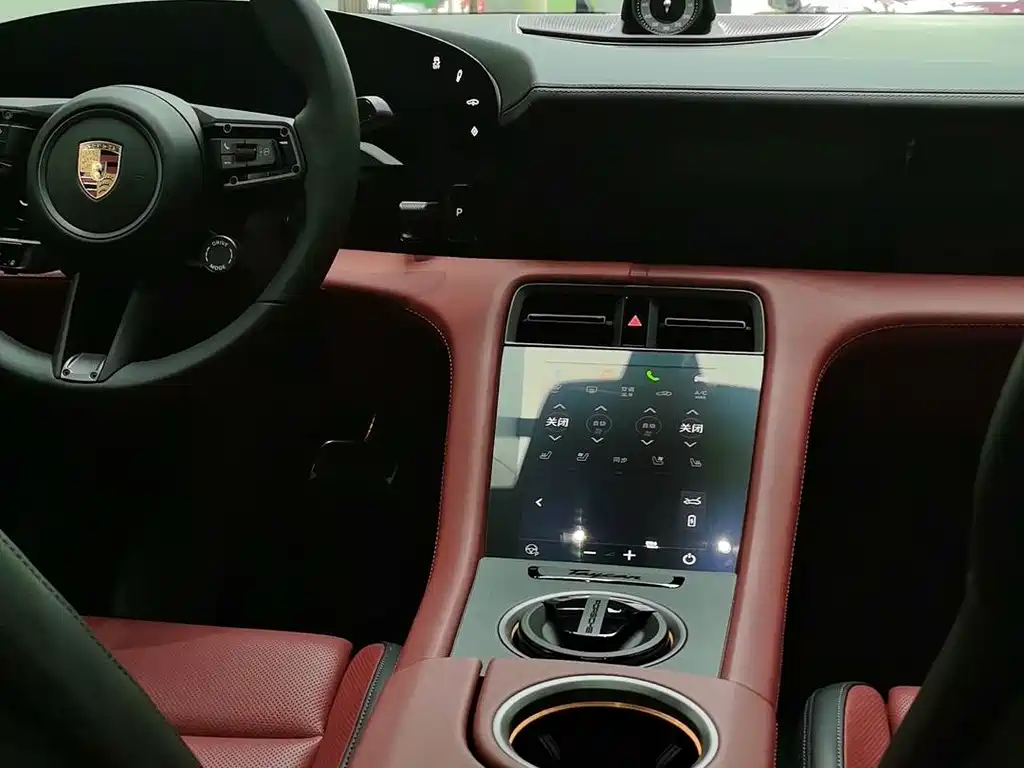 Porsche Taycan — миниатюра 10