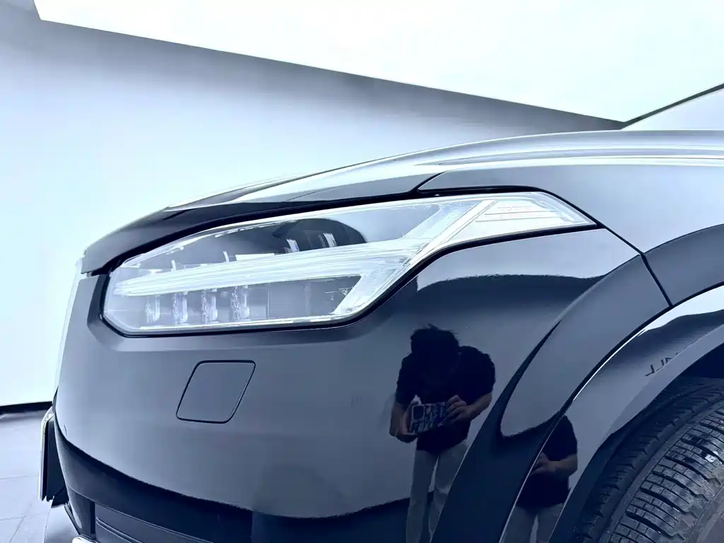 Volvo XC90 — миниатюра 8