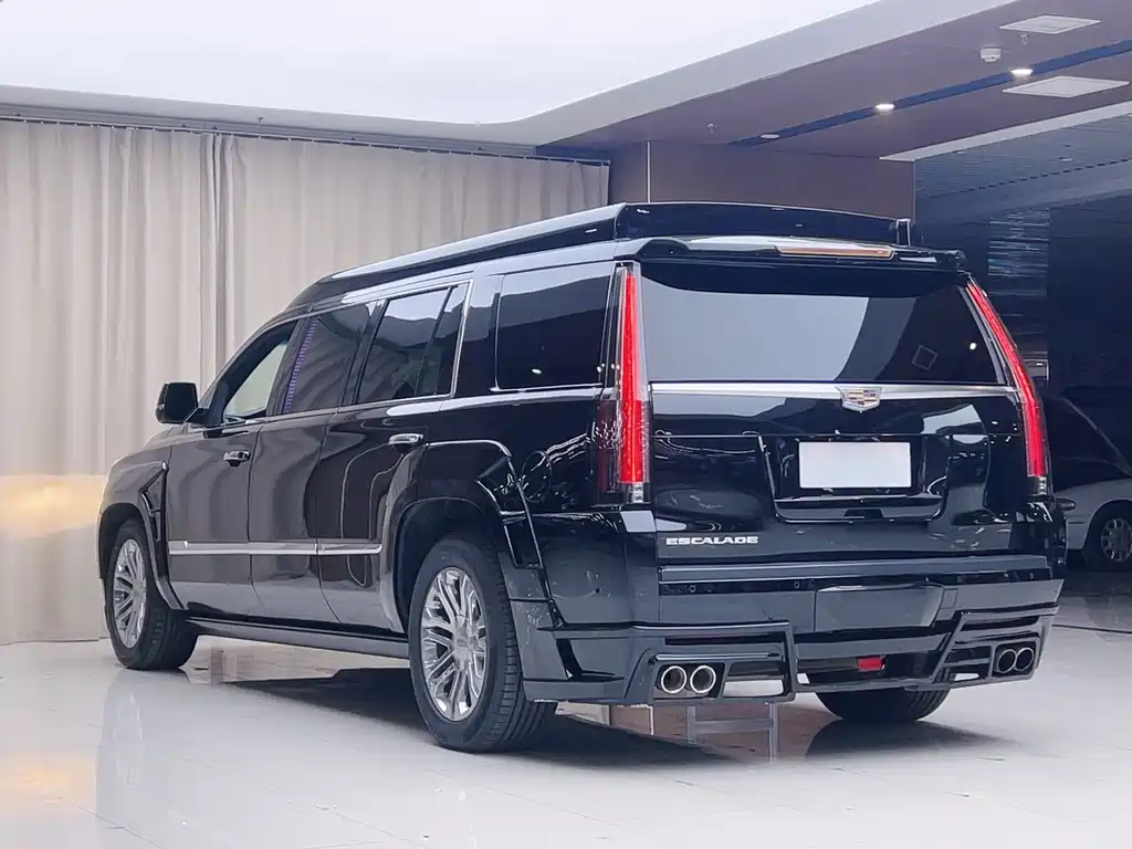 Cadillac Escalade — миниатюра 21