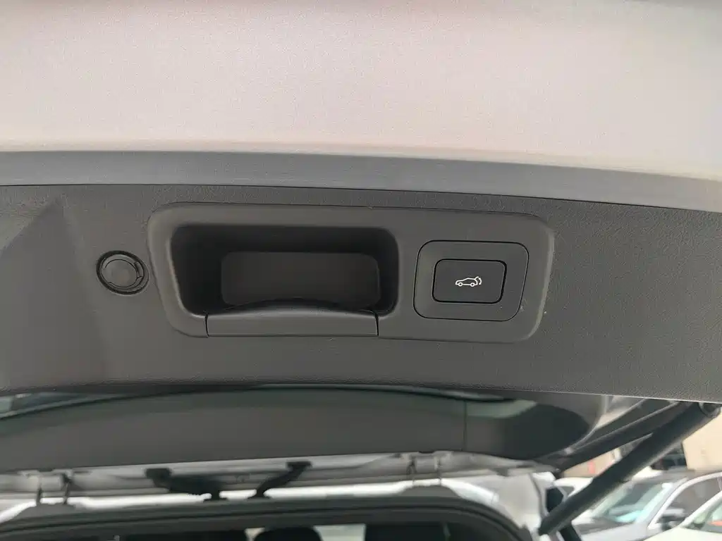 GAC Motor Trumpchi GS8 — миниатюра 16