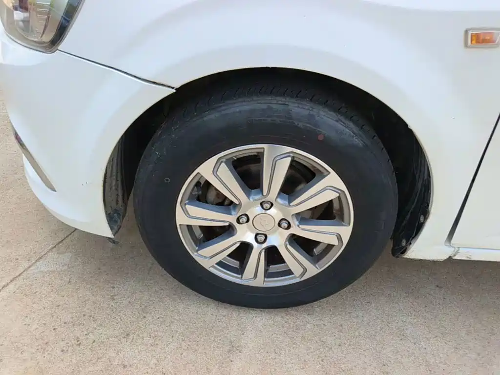 Chevrolet Aveo — миниатюра 23