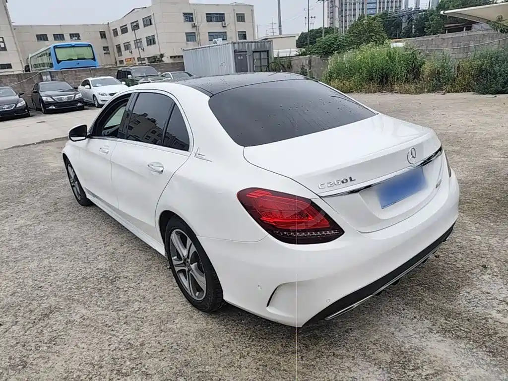 Mercedes-Benz C-Class — миниатюра 5
