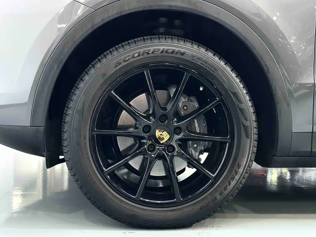 Porsche Cayenne — миниатюра 28