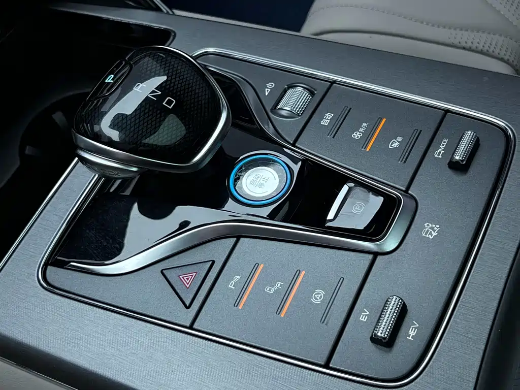BYD Tang New Energy — миниатюра 10