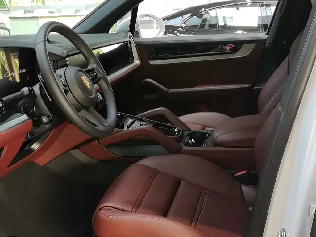Porsche Cayenne — миниатюра 5