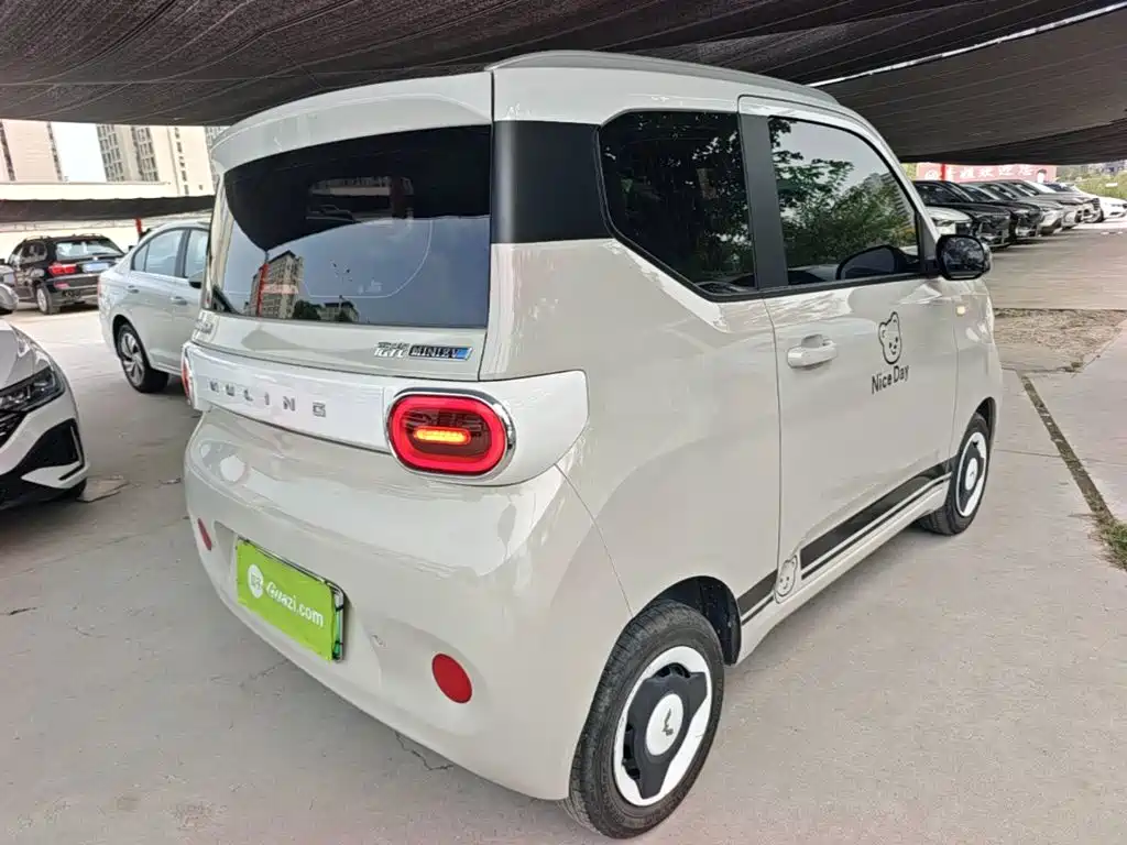 Wuling MINIEV — миниатюра 7