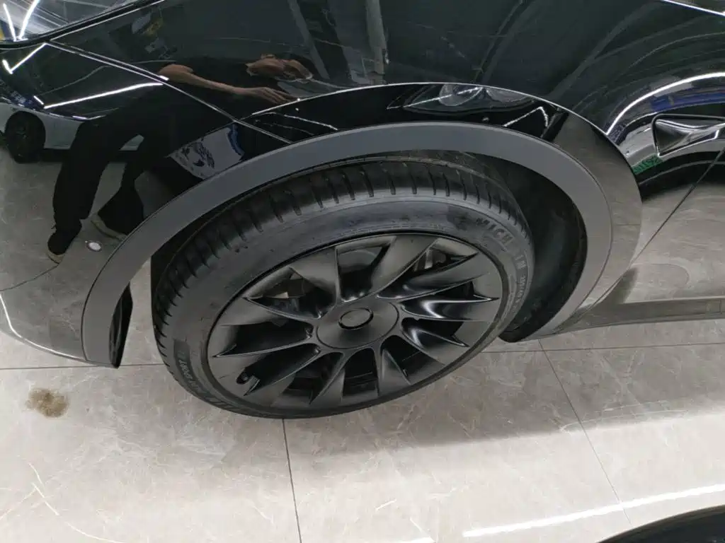 Tesla Model Y — миниатюра 23