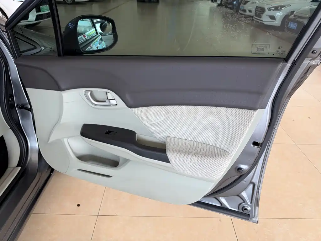 Honda Civic — миниатюра 31