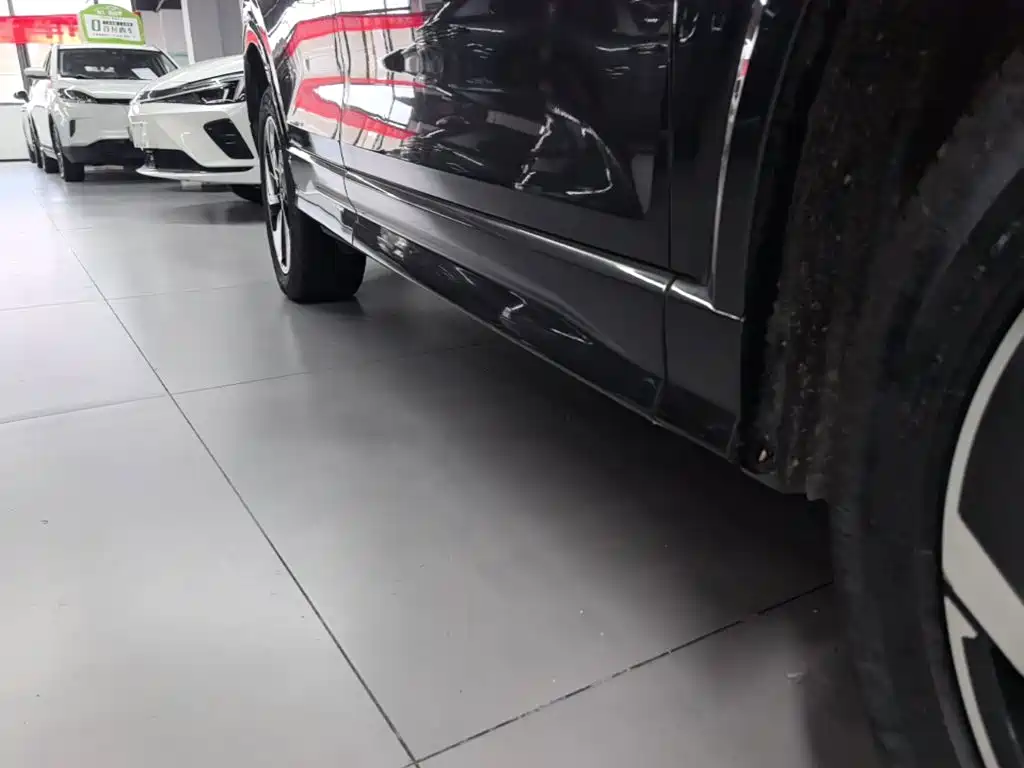 Audi Q2L e-tron — миниатюра 21