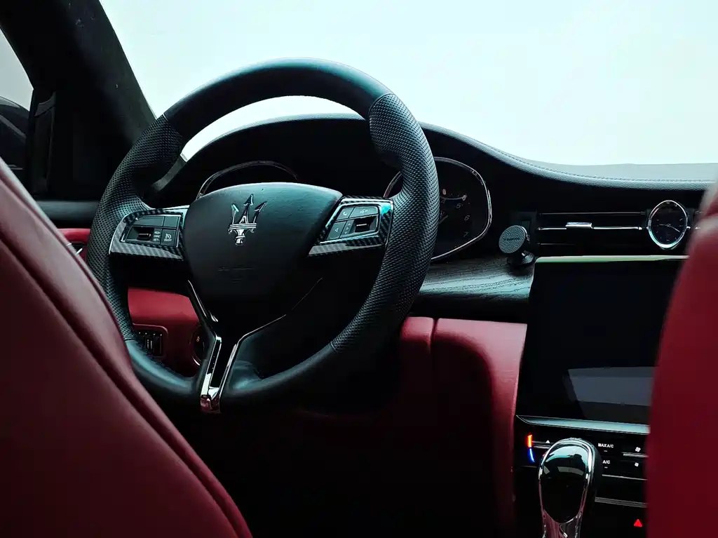 Maserati Quattroporte — миниатюра 22