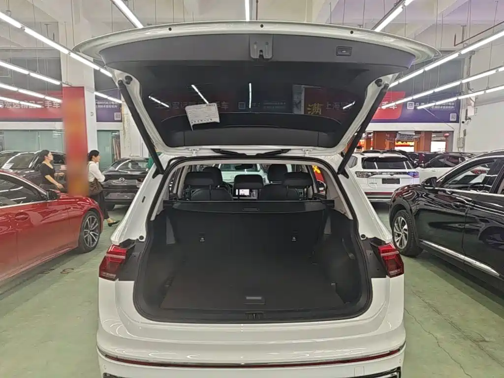 Volkswagen Tiguan L 2023 — фото 14
