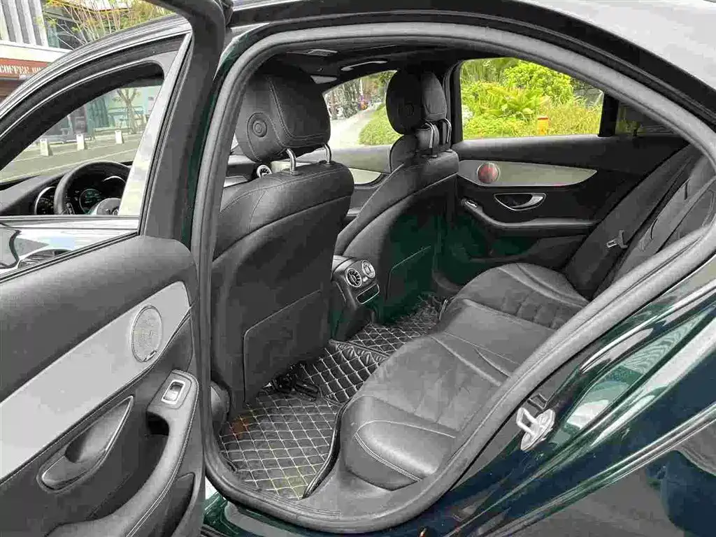 Mercedes-Benz C-Class — миниатюра 7