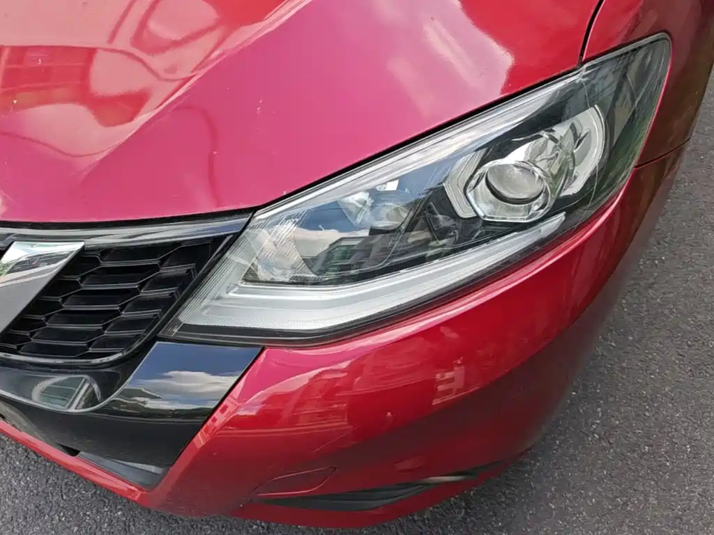 Nissan Tiida — миниатюра 24