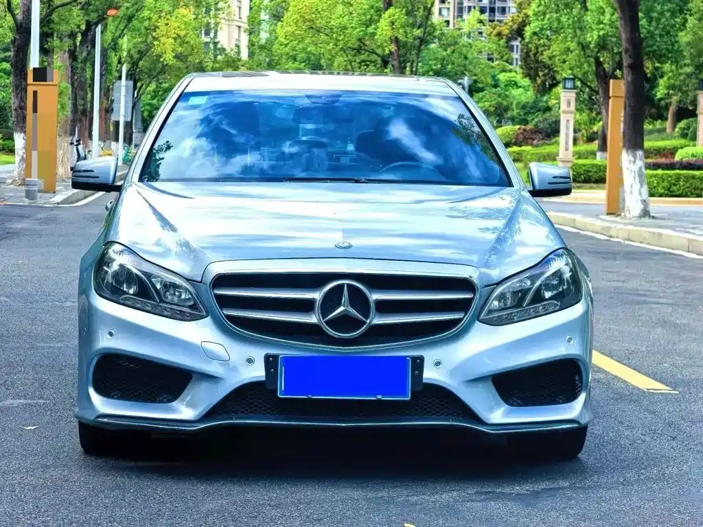 Mercedes-Benz E-Class — миниатюра 2