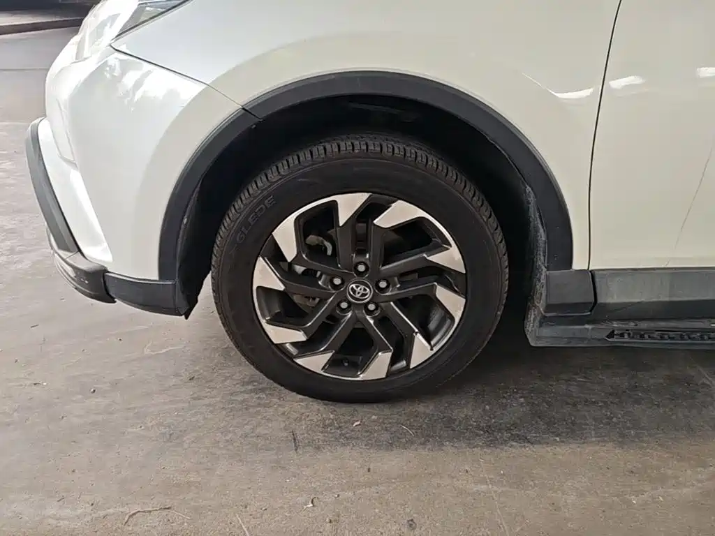 Toyota RAV4 — миниатюра 23