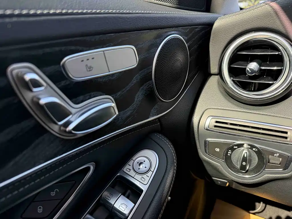 Mercedes-Benz C-Class — миниатюра 16