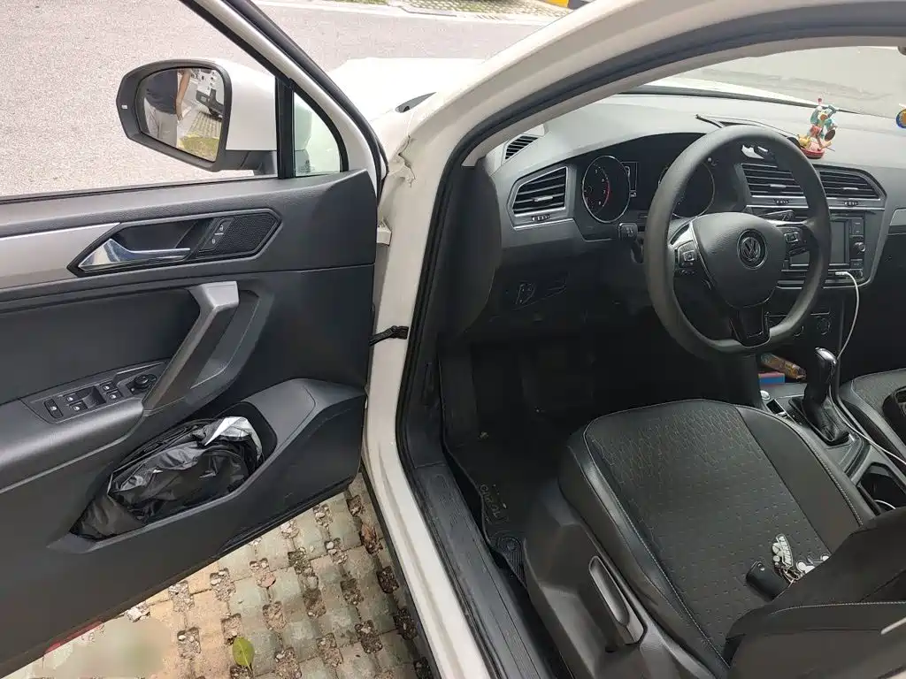 Volkswagen Tiguan L — миниатюра 12