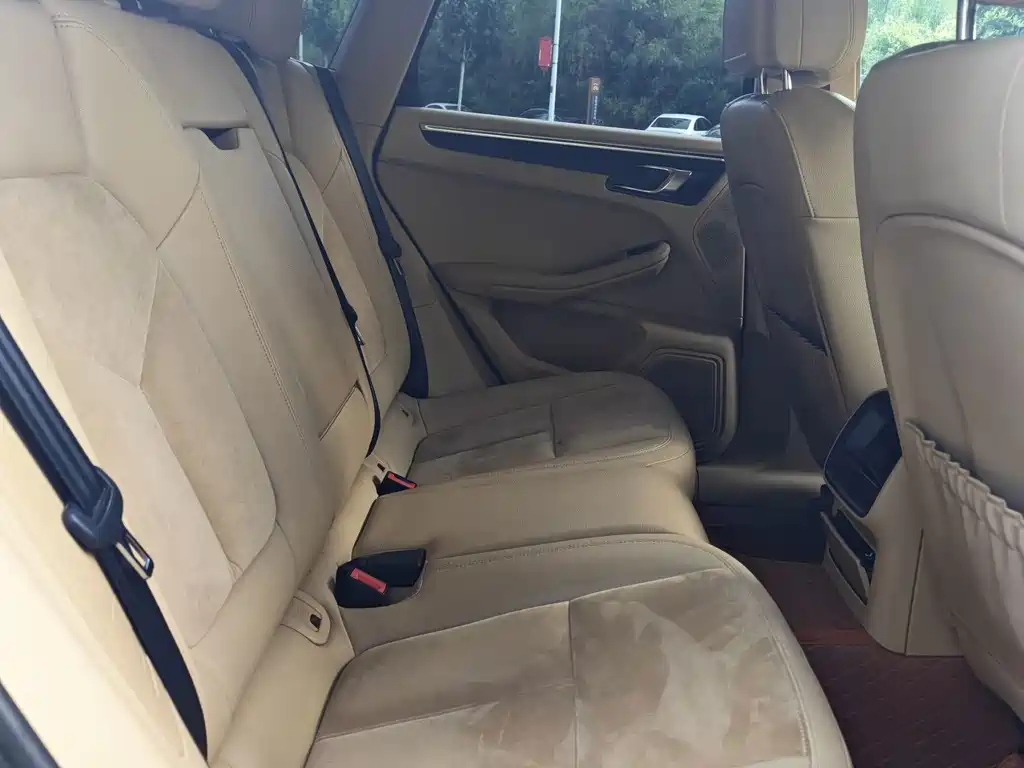 Porsche Macan — миниатюра 5