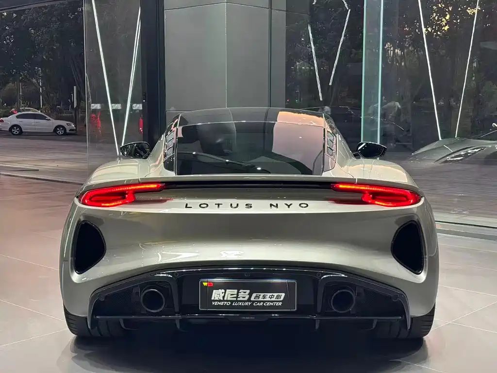 Lotus Emira — миниатюра 3