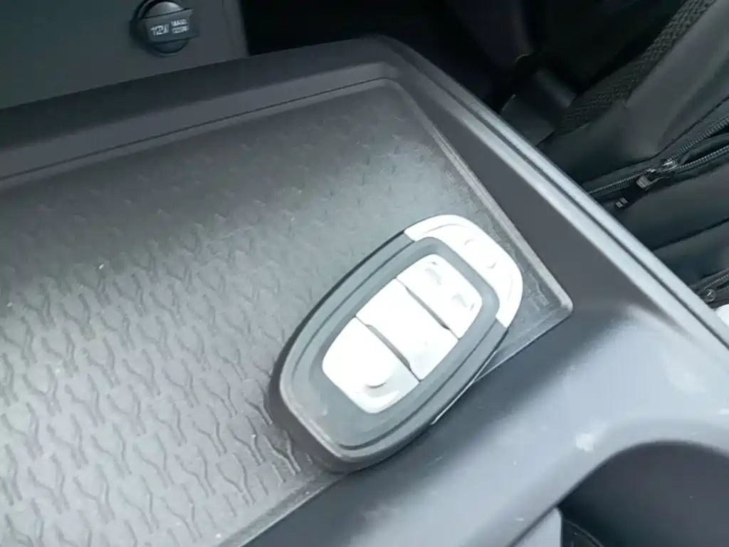 Hongqi E-QM5 2025 610km PLUS
