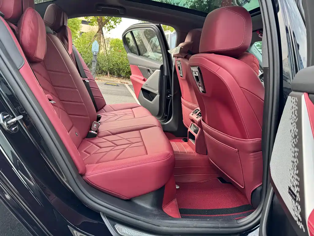 BMW 5 Series — миниатюра 16