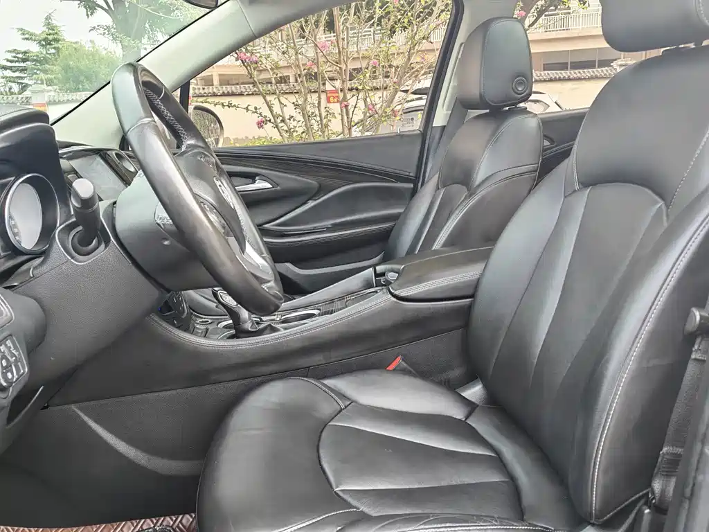 Buick Envision Plus — миниатюра 6