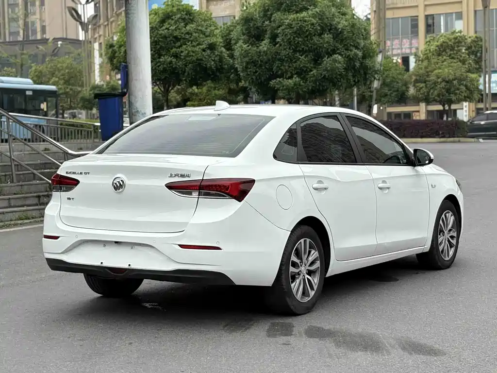 Buick Excelle — миниатюра 10