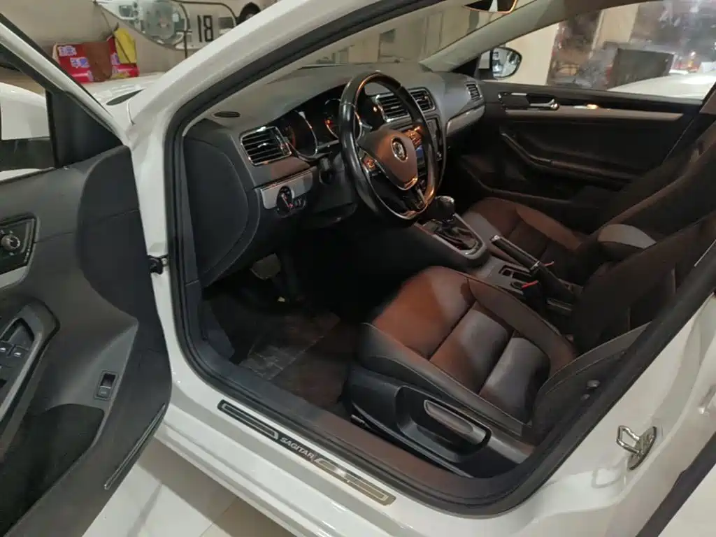 Volkswagen Sagitar — миниатюра 16