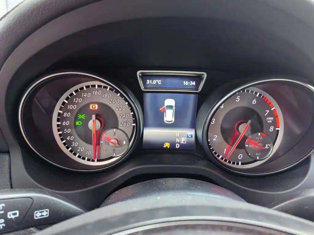 Mercedes-Benz GLA — миниатюра 12