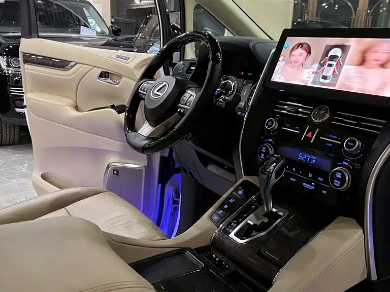 Toyota Vellfire — миниатюра 22