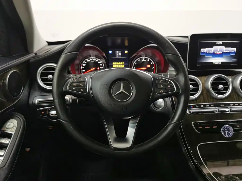 Mercedes-Benz C-Class — миниатюра 11