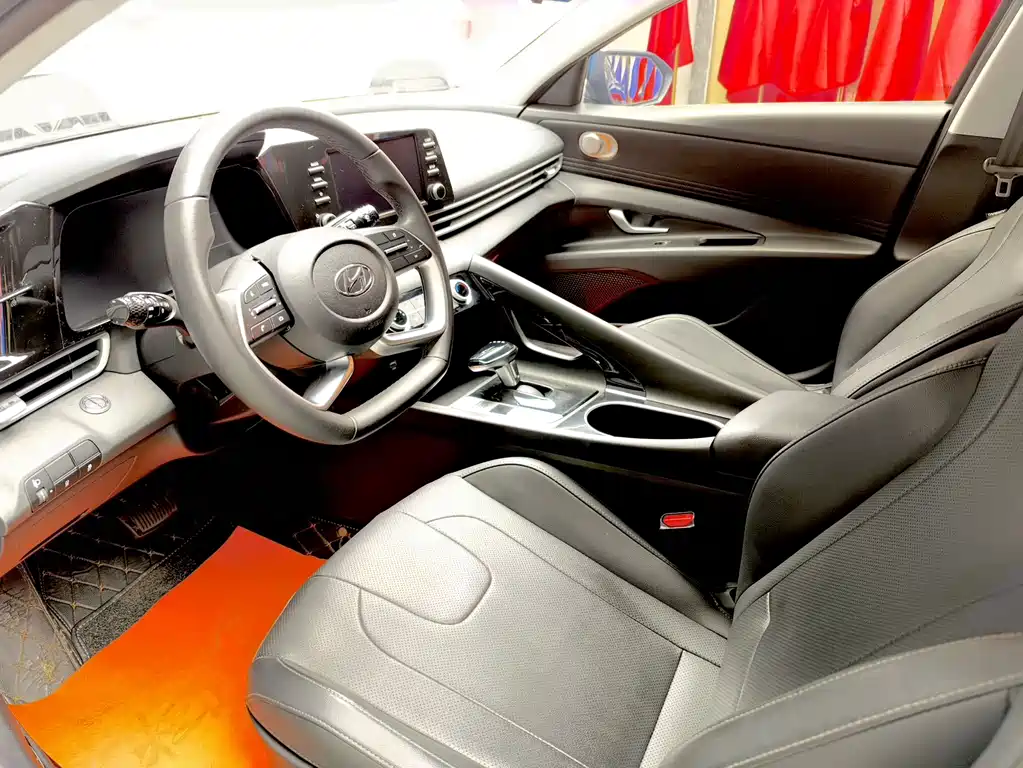 Hyundai Elantra — миниатюра 8