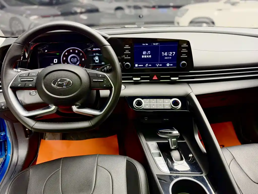 Hyundai Elantra — миниатюра 14