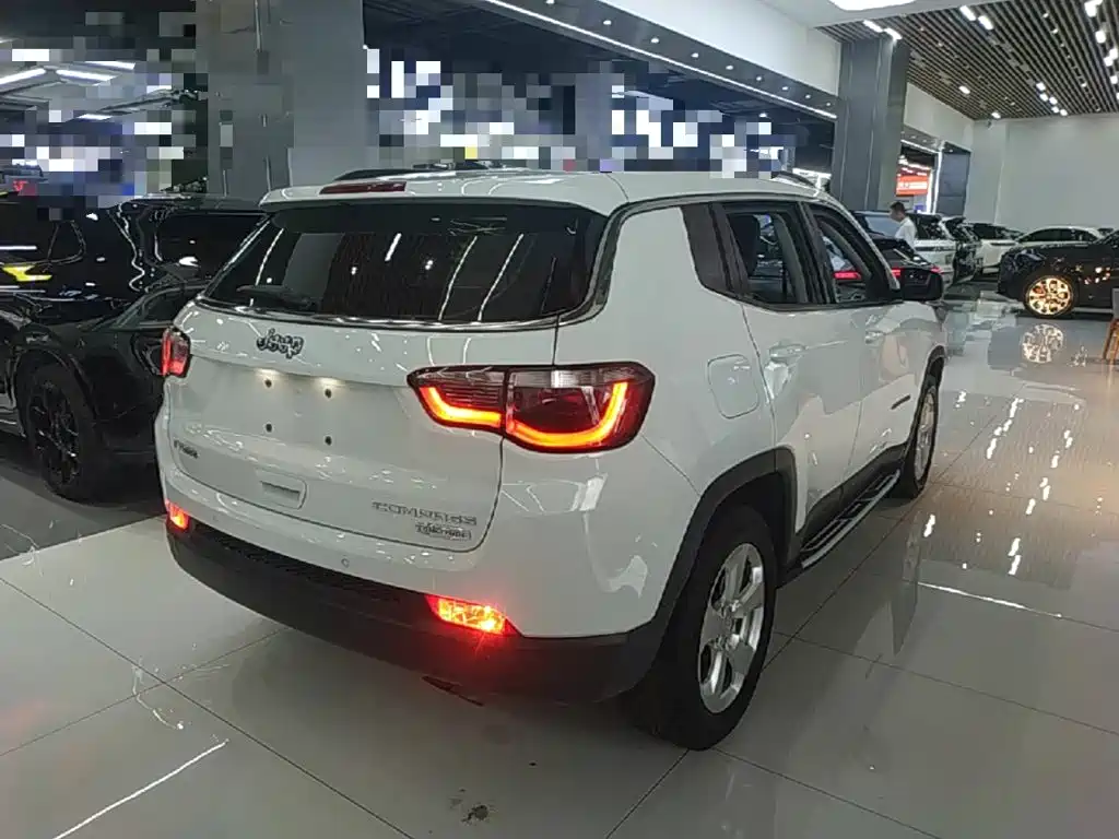 Jeep Compass — миниатюра 7