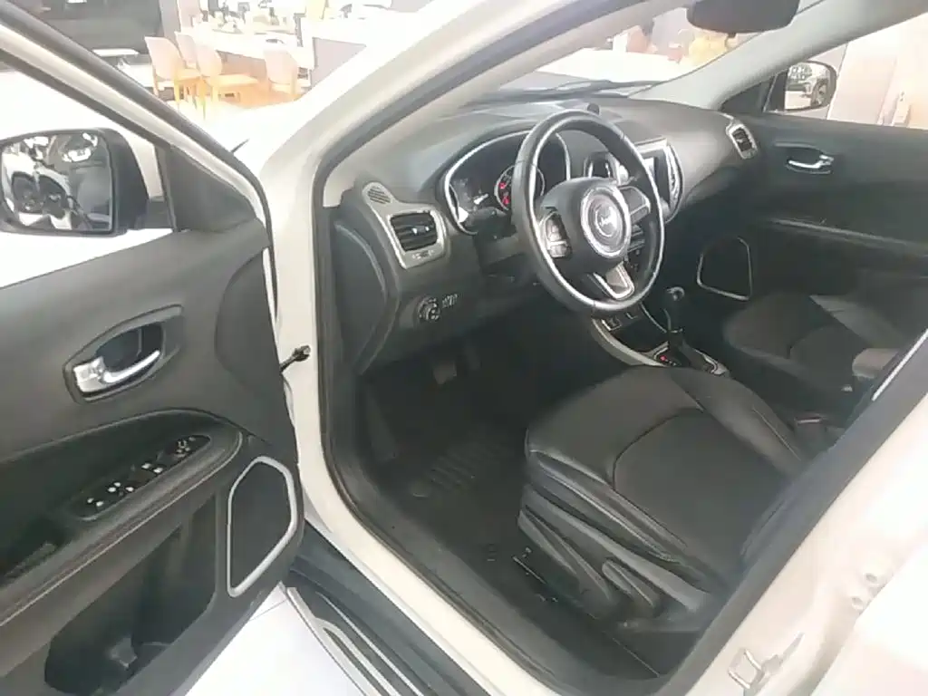 Jeep Compass — миниатюра 16