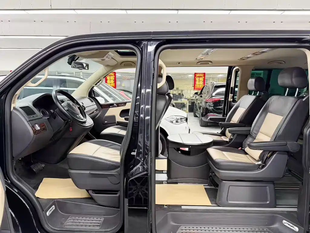 Volkswagen Multivan — миниатюра 8
