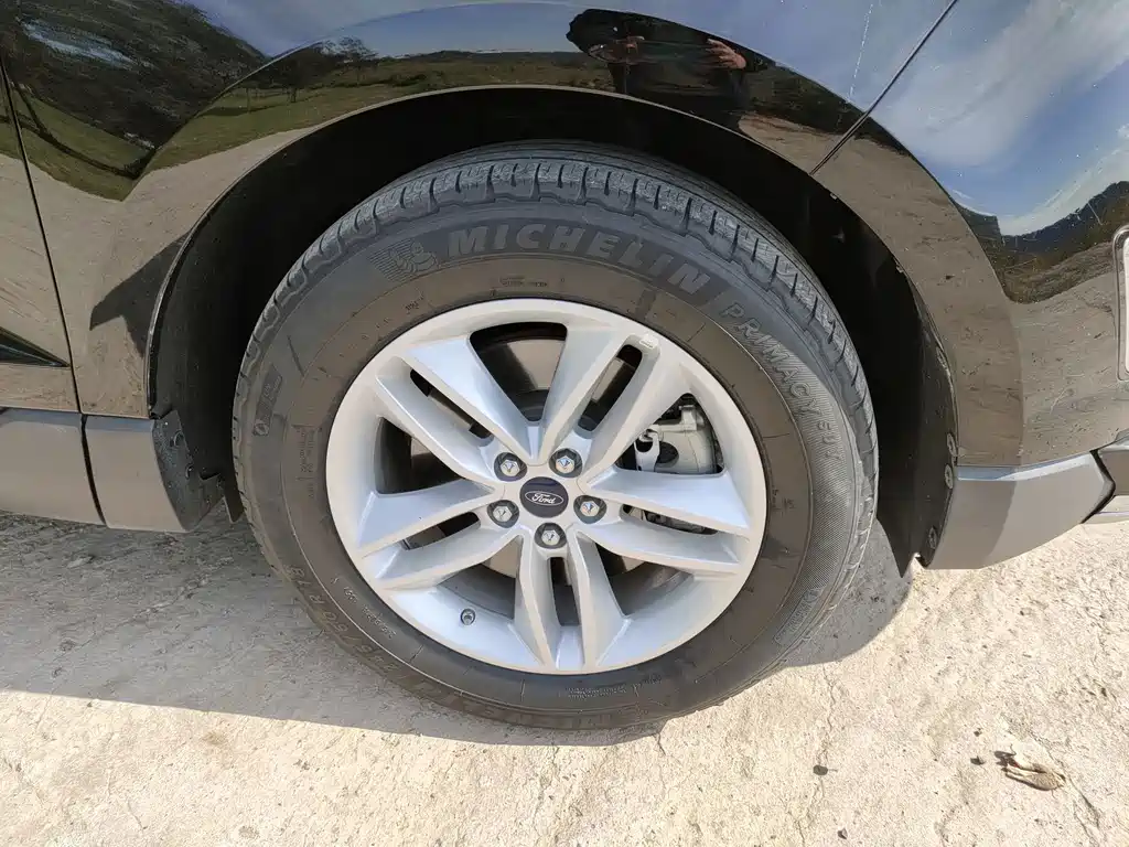 Ford Edge — миниатюра 10