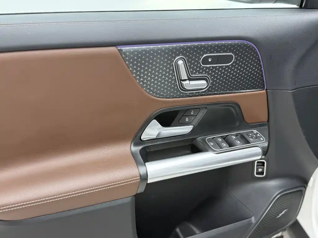 Mercedes-Benz EQA — миниатюра 12