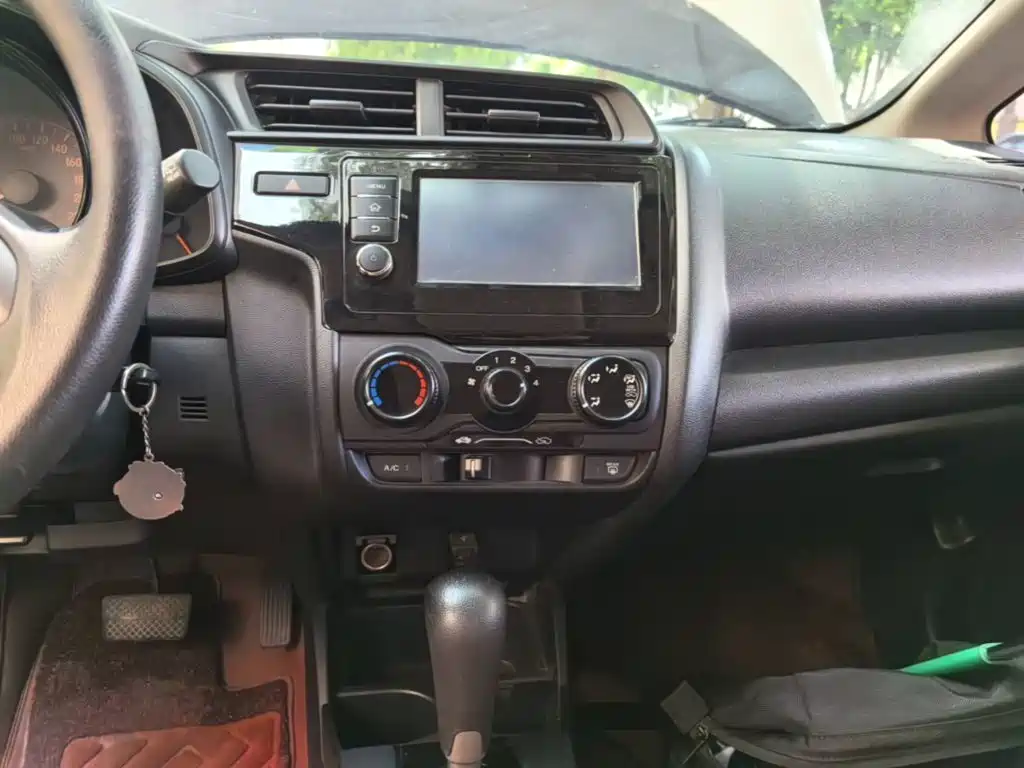 Honda Fit — миниатюра 13
