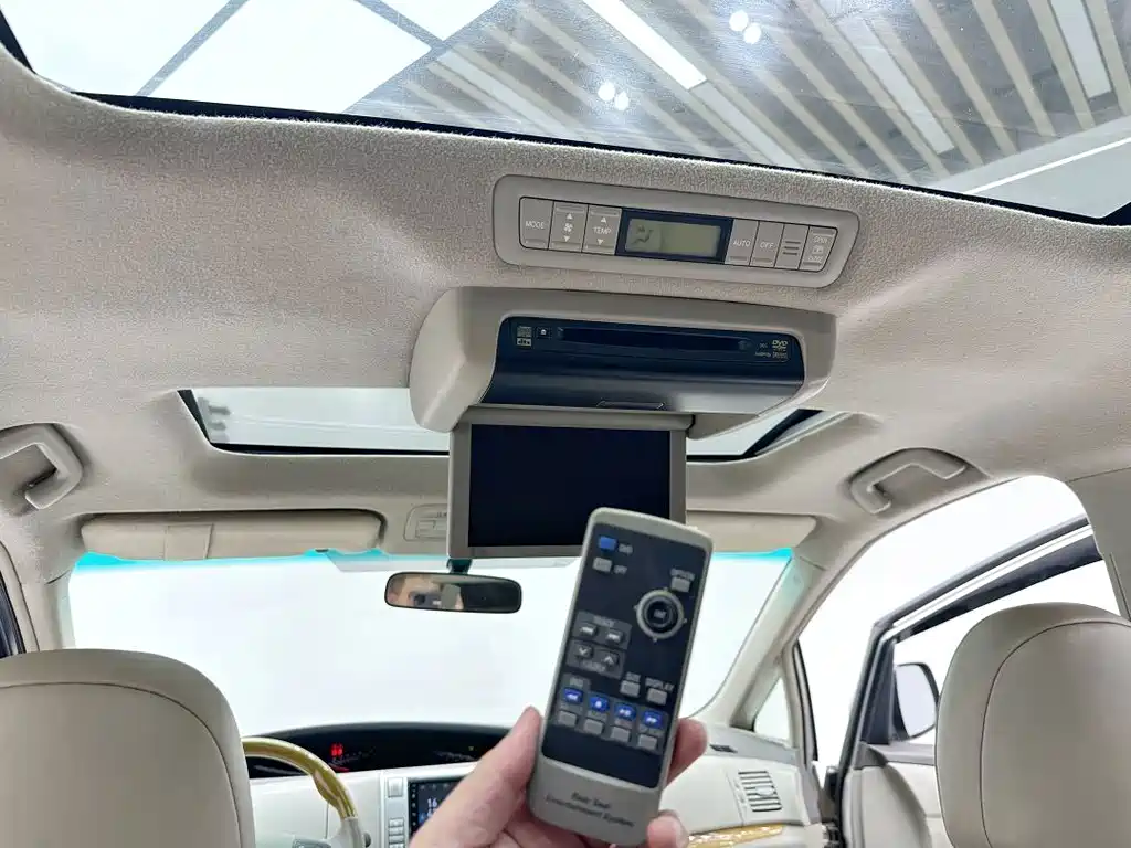 Toyota Previa — миниатюра 9