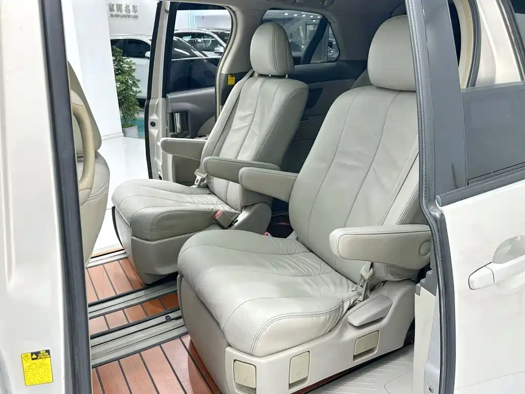 Toyota Previa — миниатюра 13