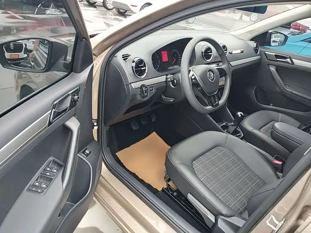 Volkswagen Jetta — миниатюра 16