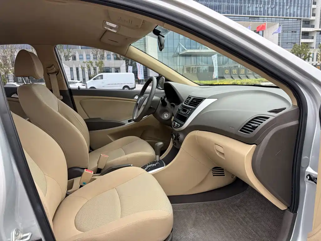 Hyundai Verna — миниатюра 11