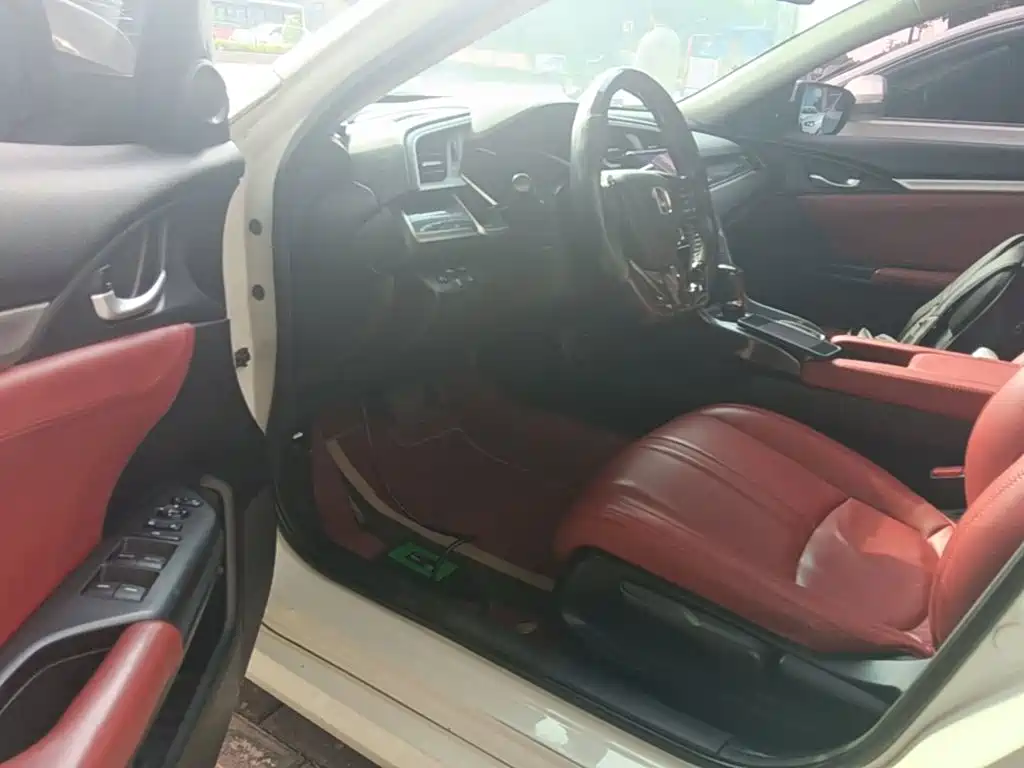 Honda Civic — миниатюра 16