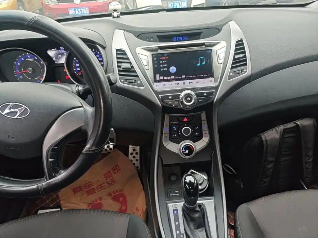 Hyundai Elantra Langdong — миниатюра 13
